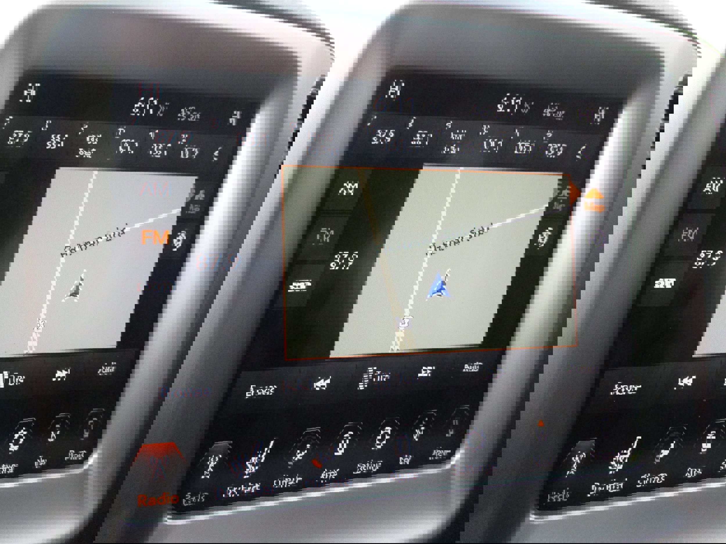 Used 2018 Jeep Compass Latitude w/ Popular Equipment Group image 16