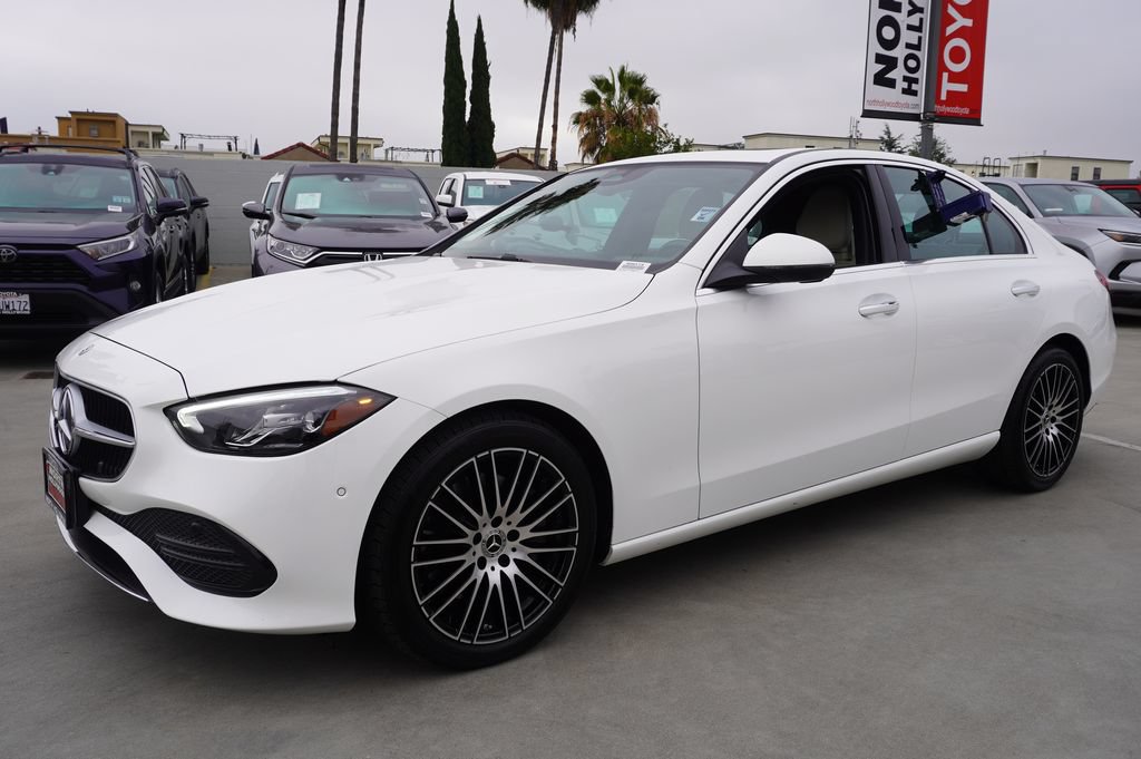 Used 2025 Mercedes-Benz C 300 Sedan image 4