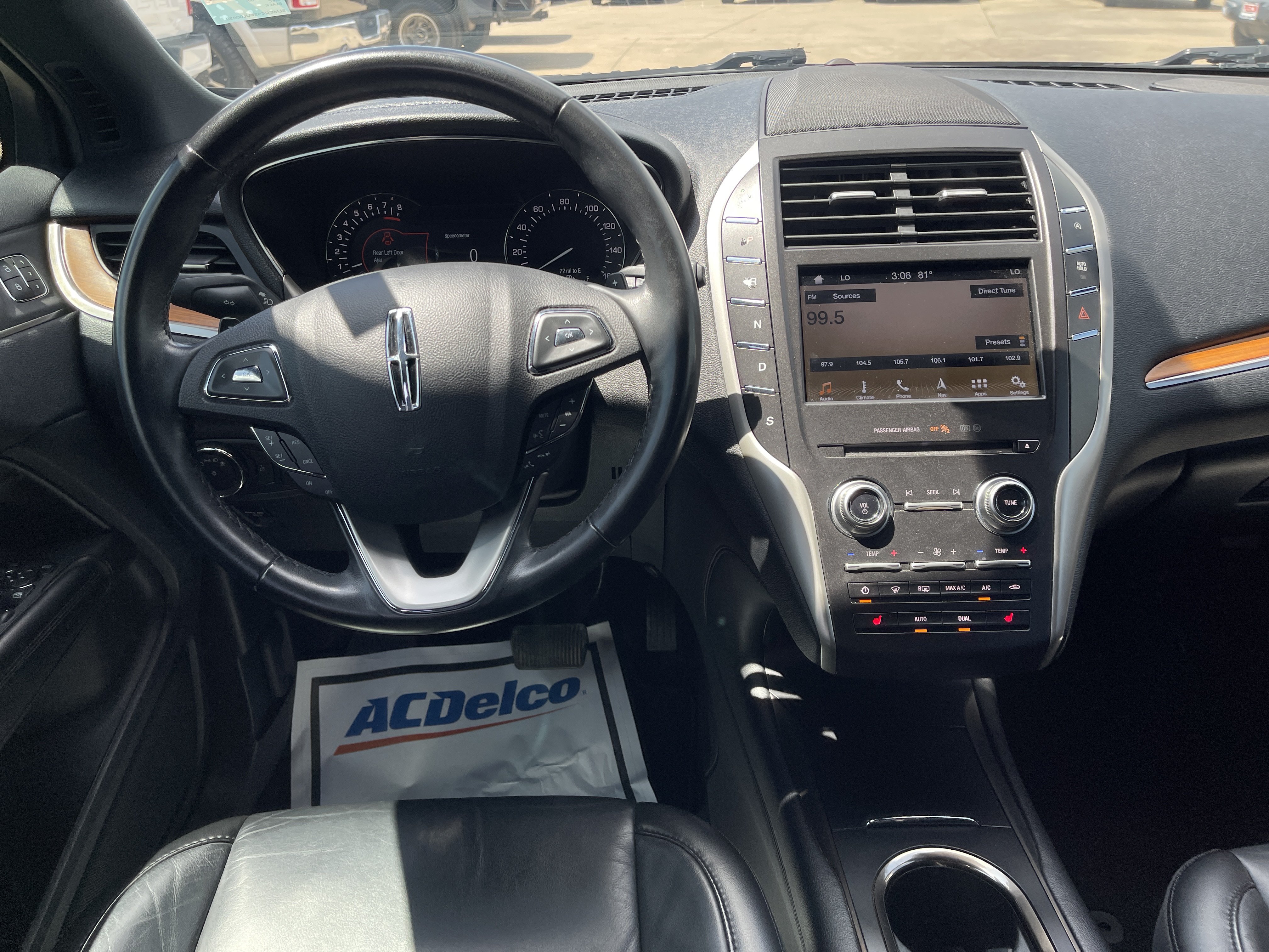 Used 2019 Lincoln MKC Select w/ Select Plus Package FWD image 16