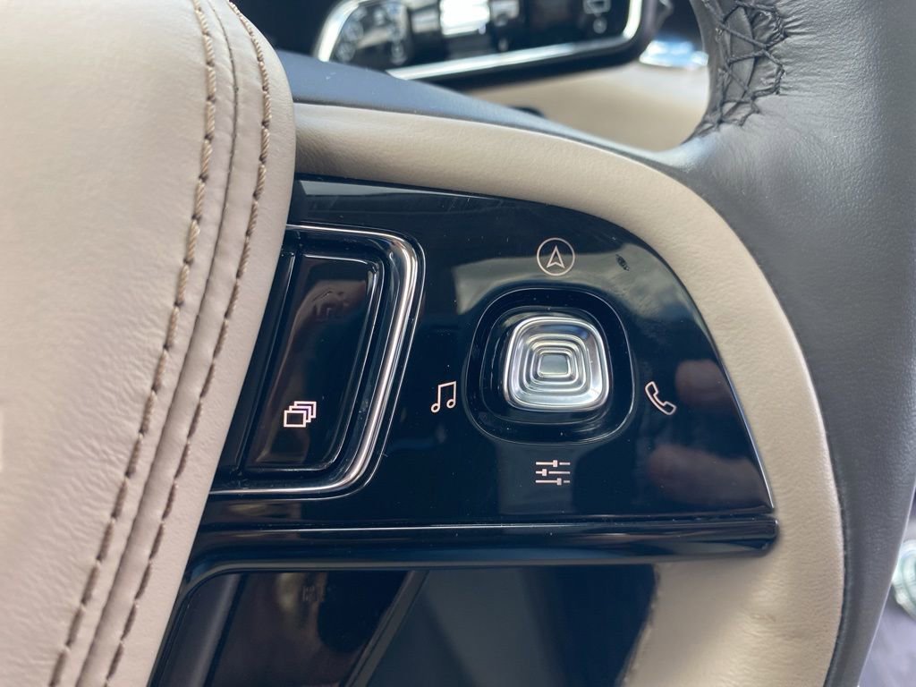 Used 2022 Lincoln Aviator Reserve w/ Elements Package Plus image 37