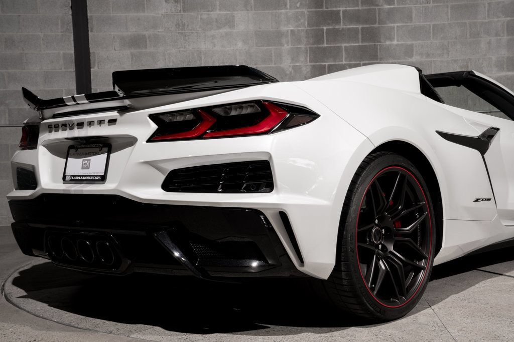 Used 2023 Chevrolet Corvette Z06 RWD image 21