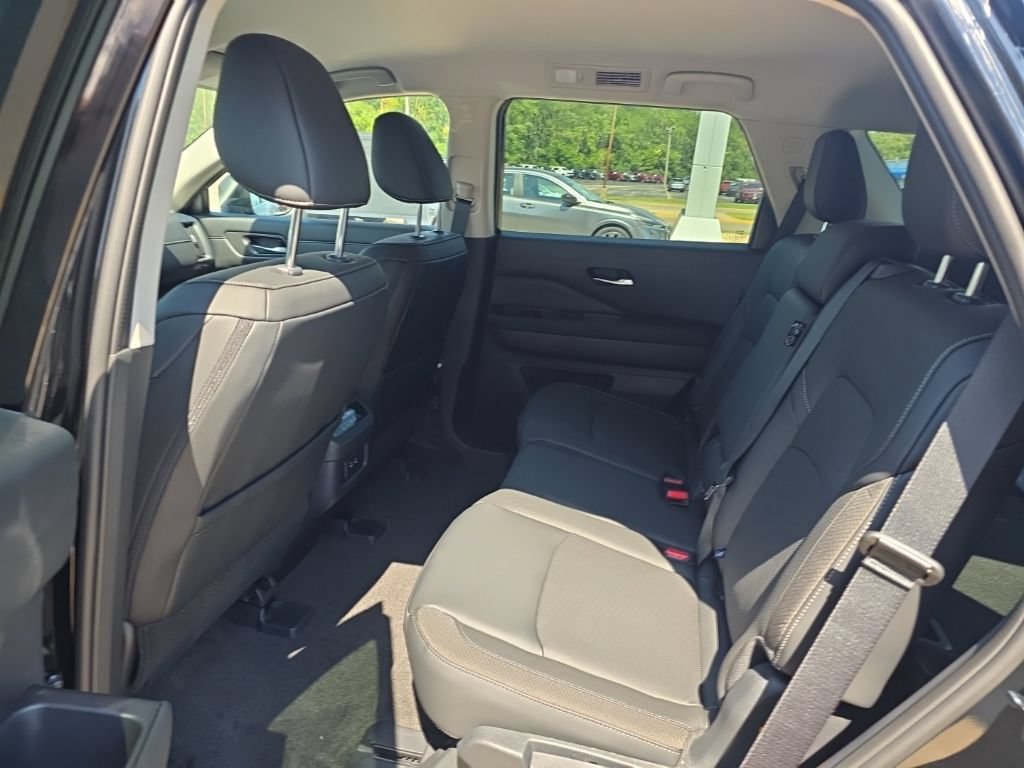 New 2026 Nissan Pathfinder SL AWD/4WD image 13