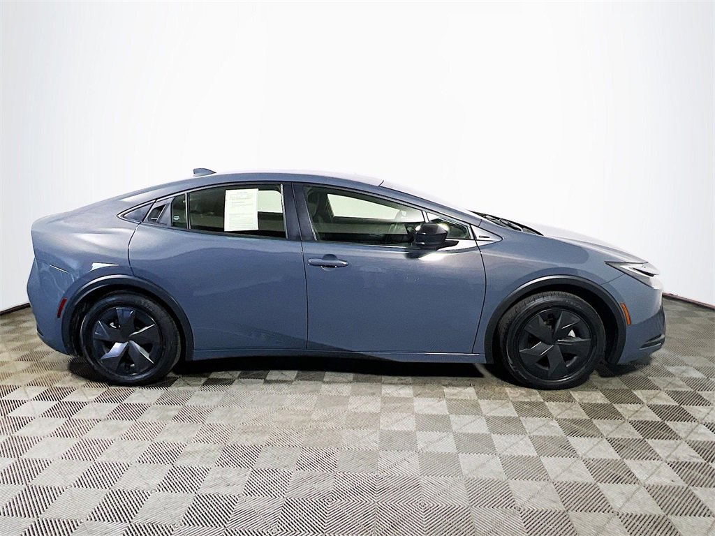 Used 2024 Toyota Prius LE image 9