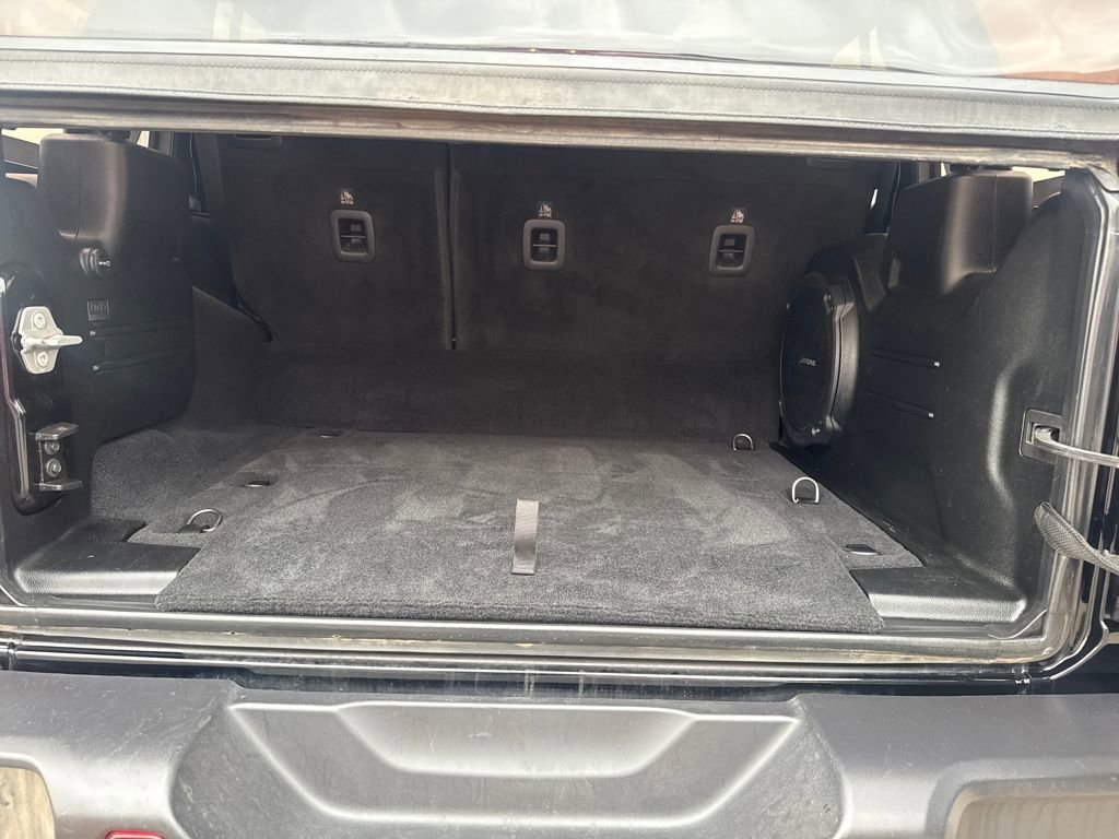 Used 2021 Jeep Wrangler Unlimited Sahara w/ Cold Weather Group image 9