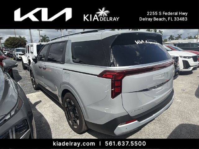 Used 2026 Kia Carnival EX FWD image 3