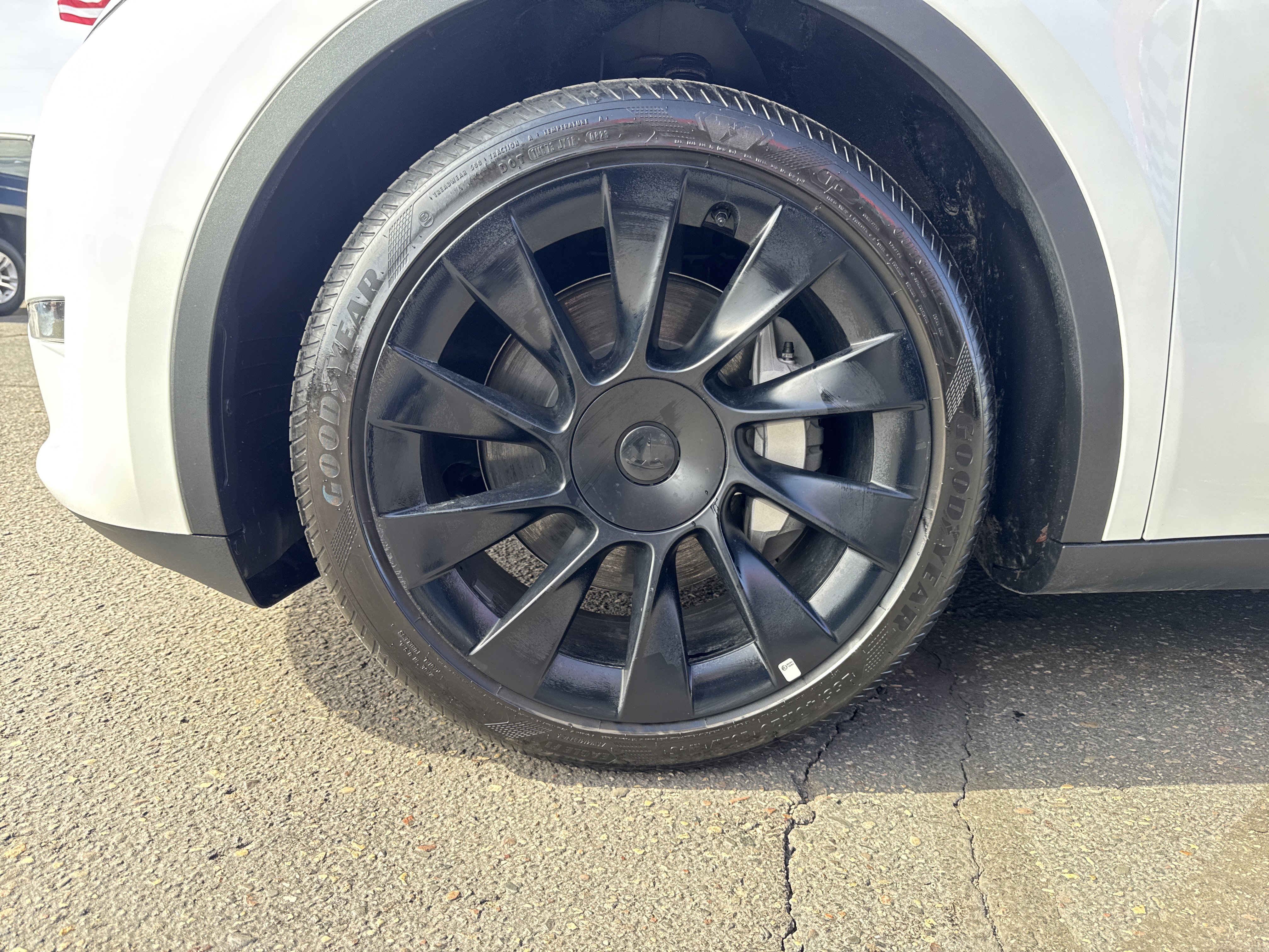 Used 2023 Tesla Model Y Long Range image 9