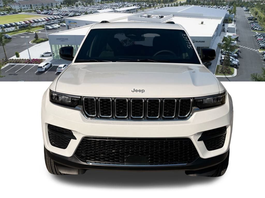 New 2026 Jeep Grand Cherokee Laredo image 8