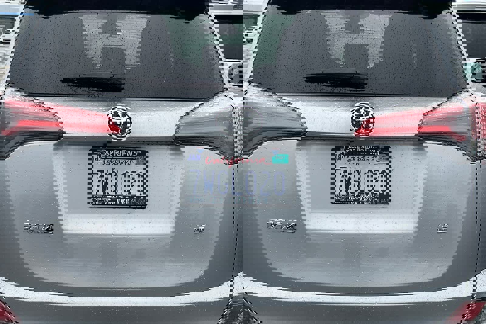 Used 2017 Toyota RAV4 LE FWD image 19