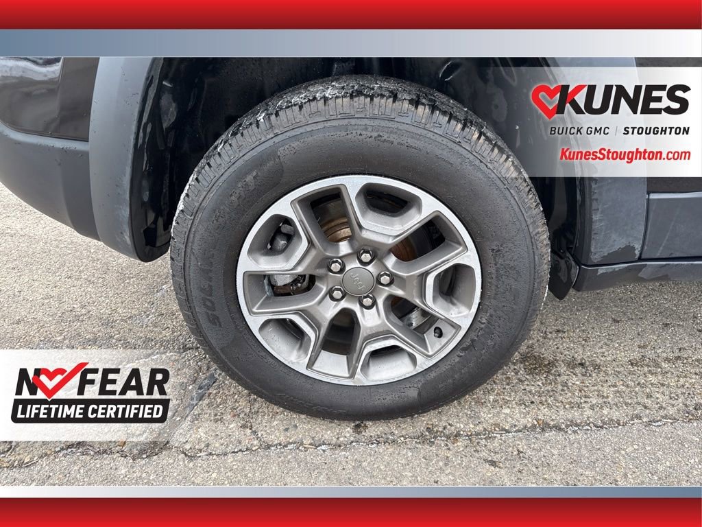 Used 2022 Jeep Cherokee Trailhawk image 14