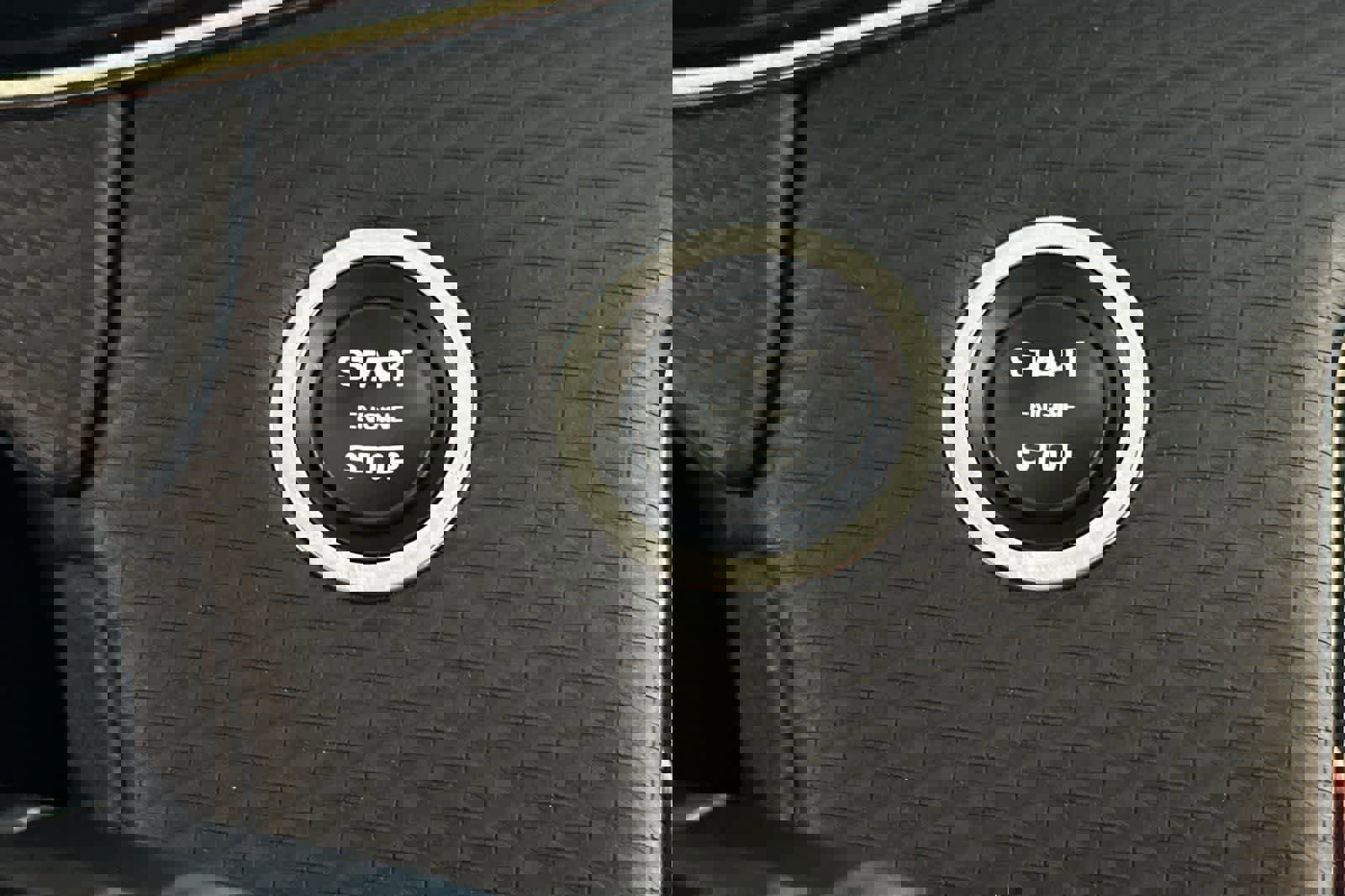 Used 2023 Land Rover Range Rover Evoque R-Dynamic S image 28