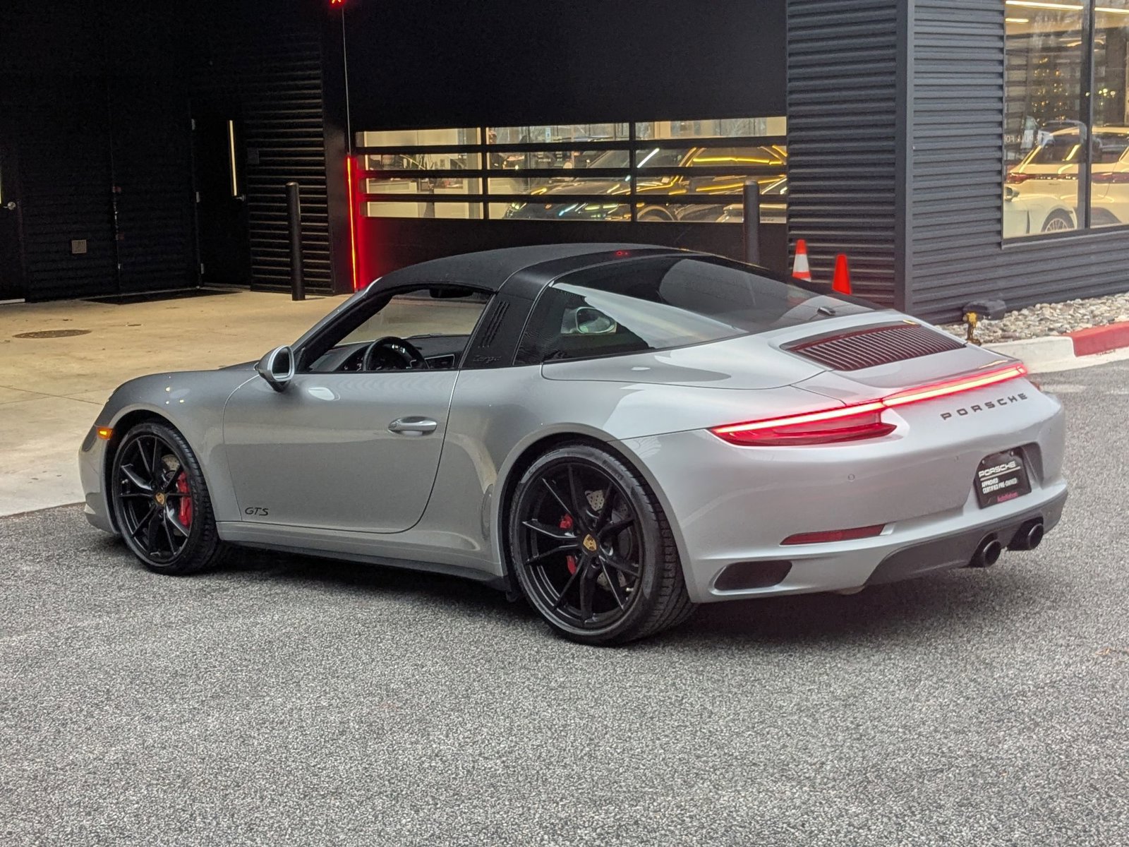 Used 2018 Porsche 911 Targa 4 GTS image 3