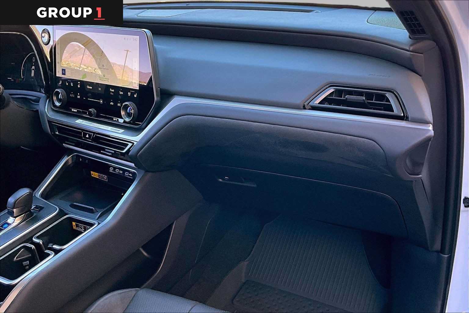 Used 2025 Lexus TX 500h AWD w/ Technology Package image 18