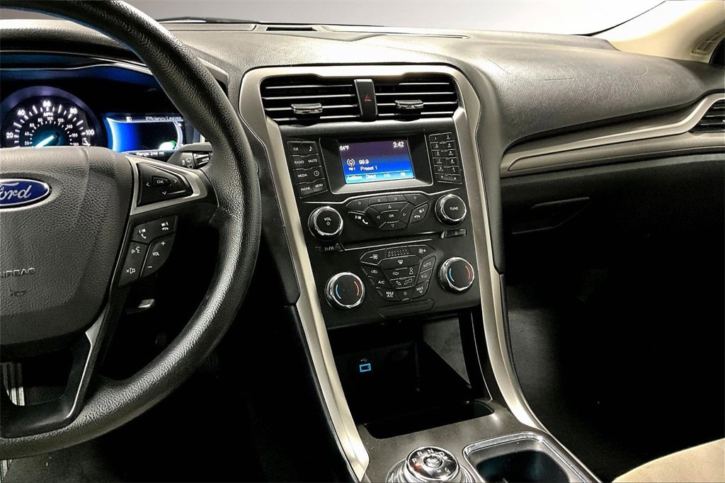 Used 2018 Ford Fusion S image 9