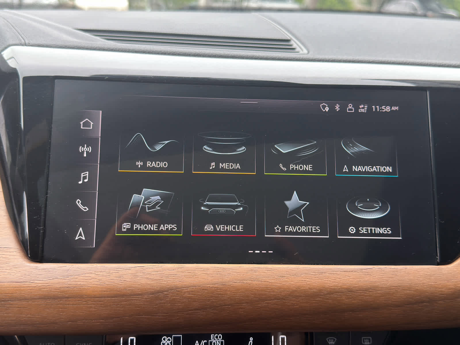 Used 2023 Audi e-tron GT Premium Plus AWD/4WD image 18