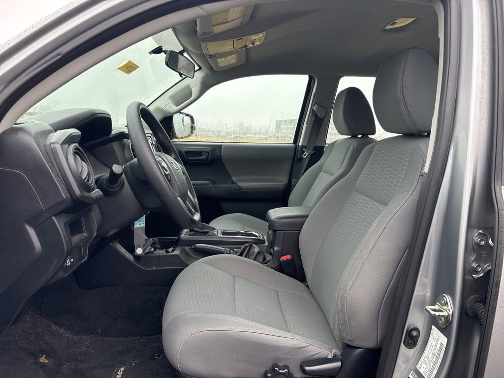 Used 2017 Toyota Tacoma SR image 14