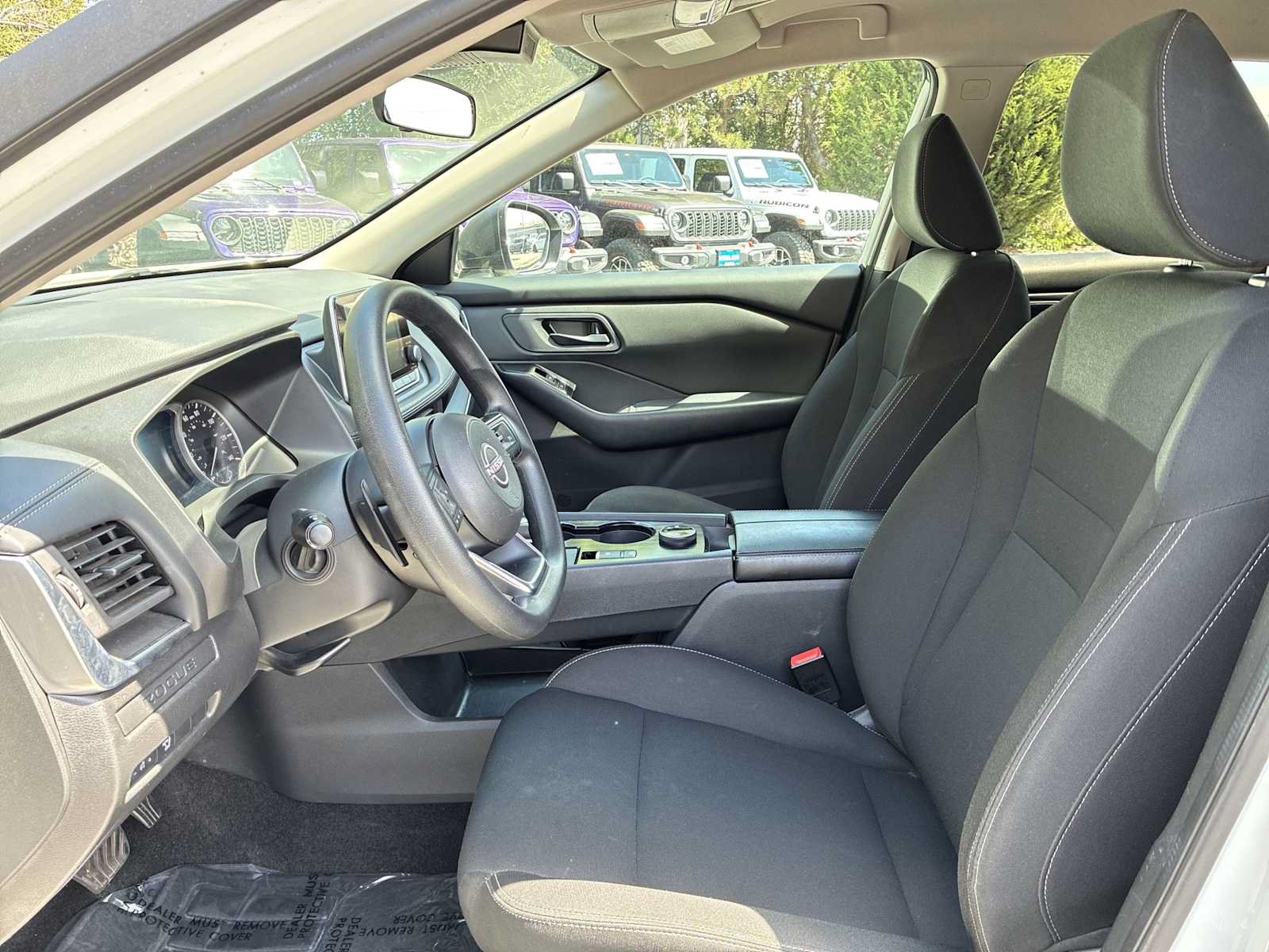 Used 2024 Nissan Rogue S AWD/4WD image 13