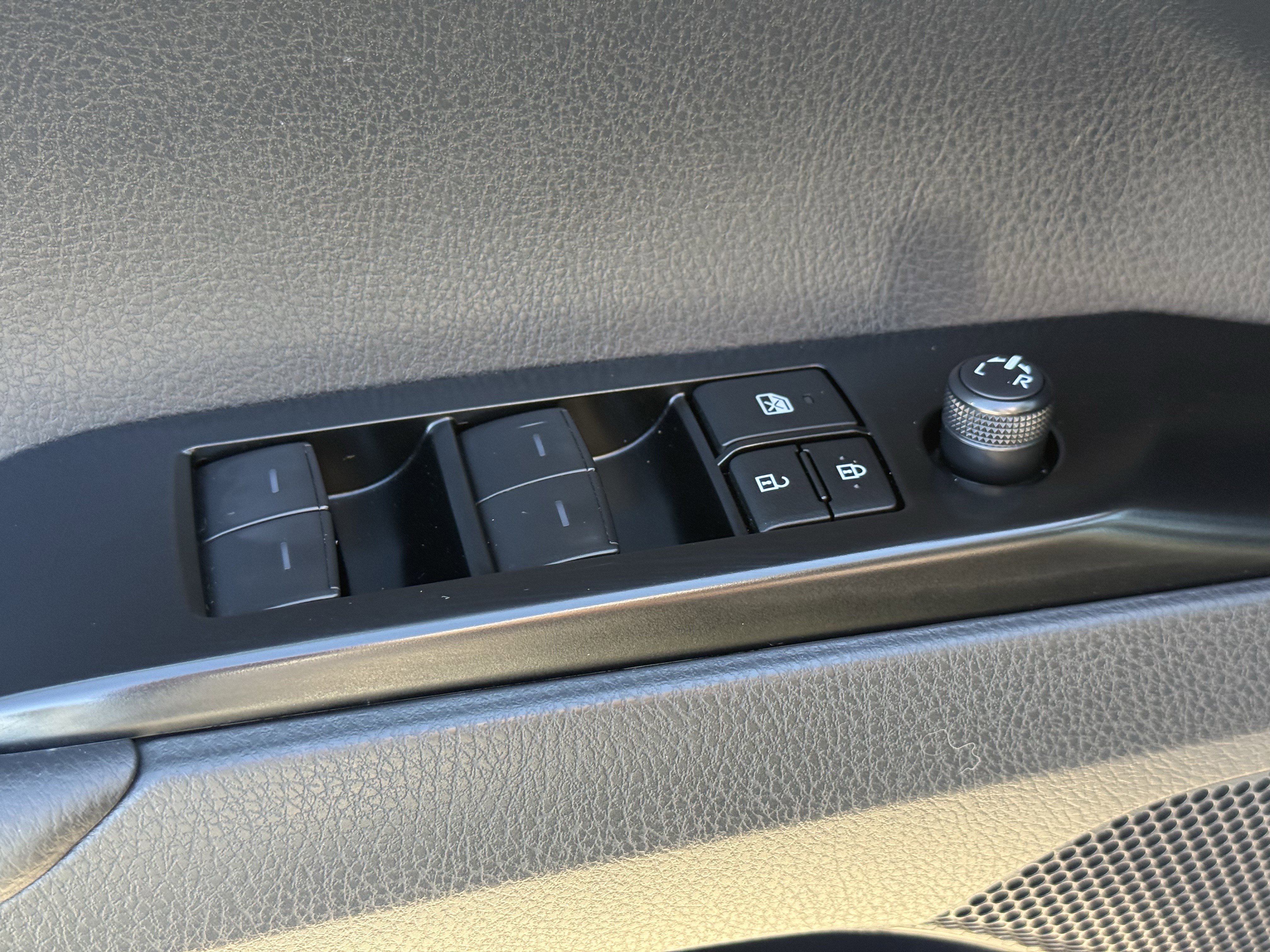 Used 2025 Toyota Camry LE image 27