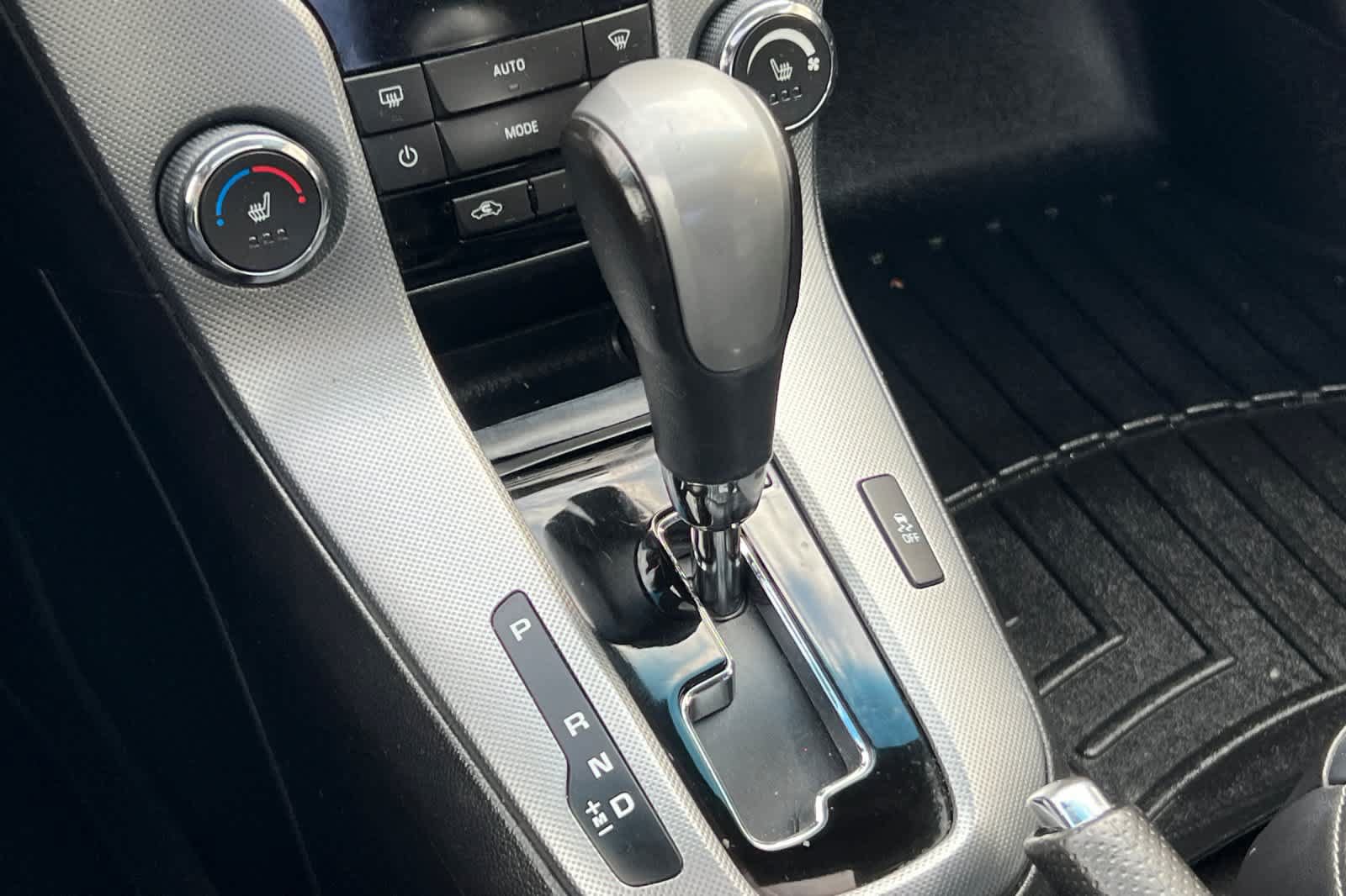 Used 2014 Chevrolet Cruze LTZ w/ RS Package FWD image 21
