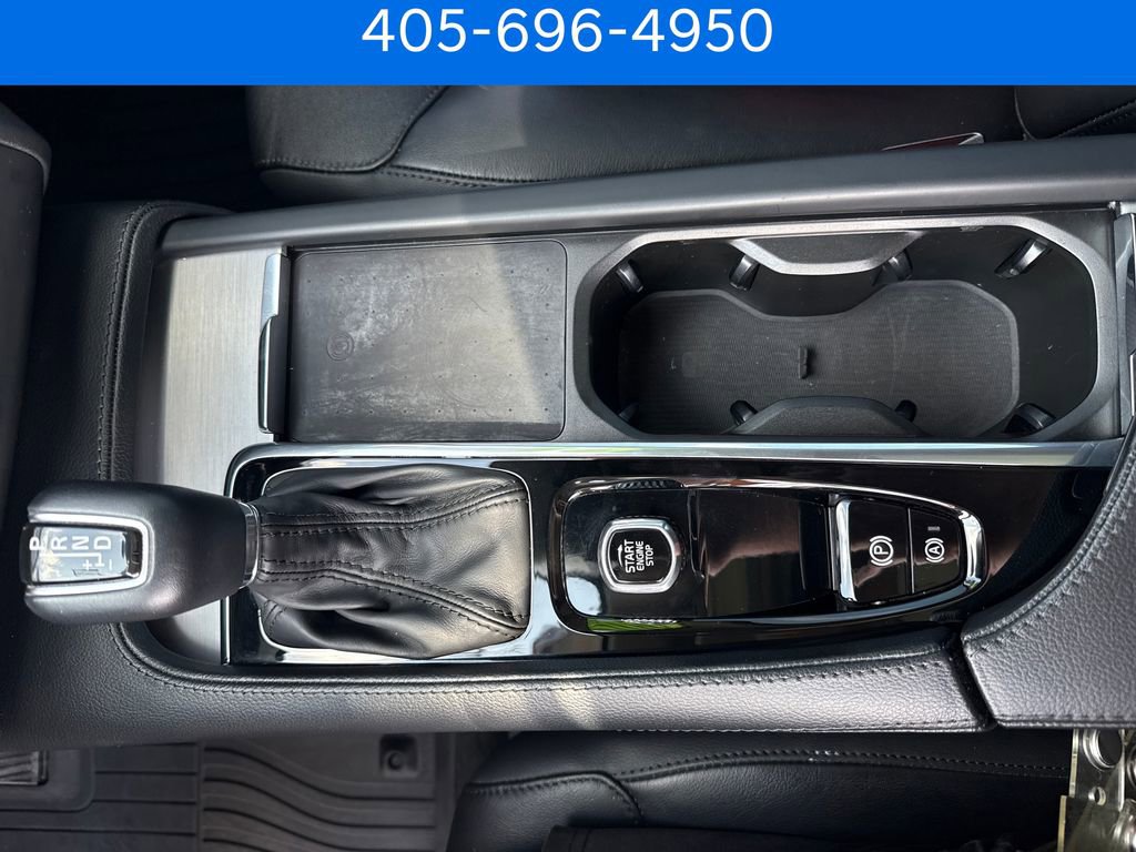 Used 2022 Volvo XC90 T5 Momentum FWD image 27