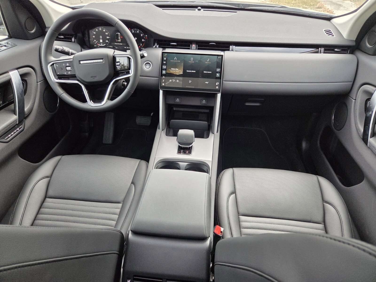 New 2025 Land Rover Discovery Sport S AWD/4WD image 4