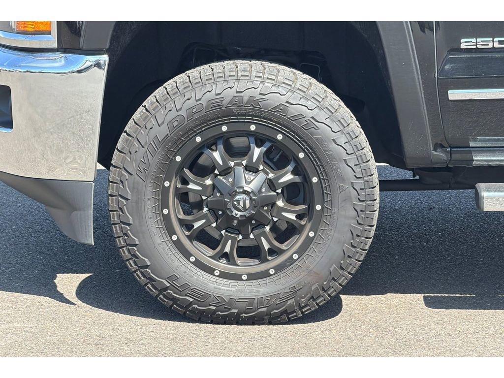 Used 2015 Chevrolet Silverado 2500 LTZ AWD/4WD image 26