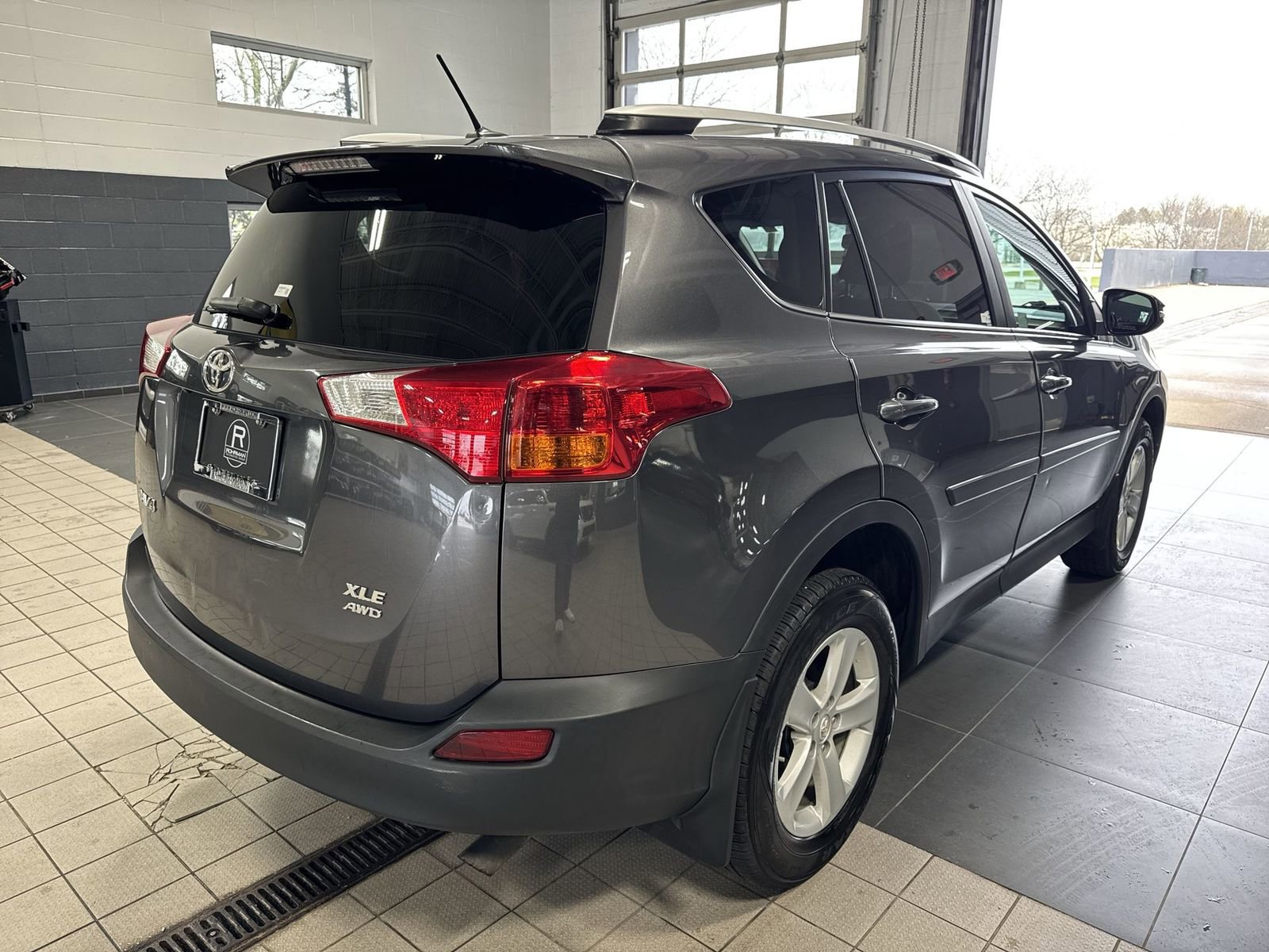 Used 2014 Toyota RAV4 XLE AWD/4WD image 39