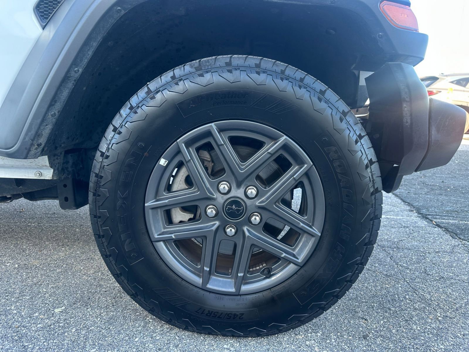 Used 2025 Jeep Wrangler Sport S image 29