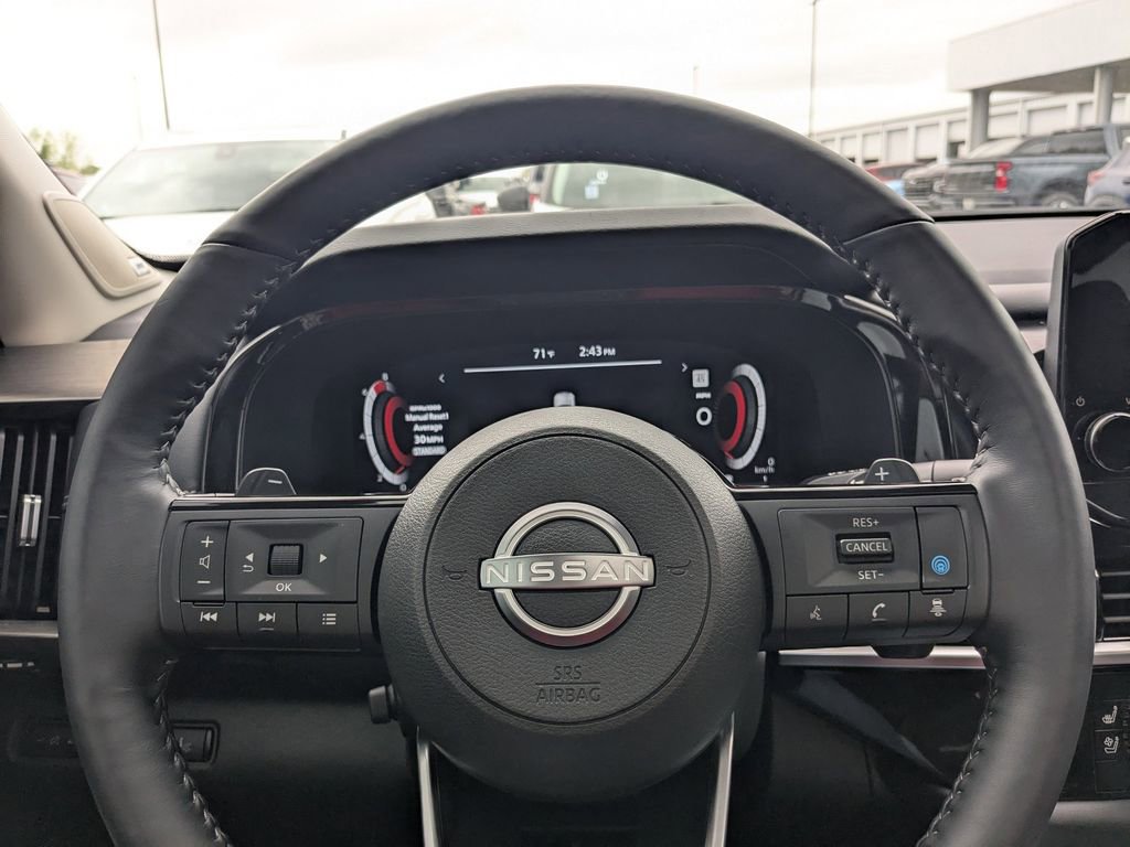 Used 2024 Nissan Pathfinder Platinum w/ Cargo Package image 23