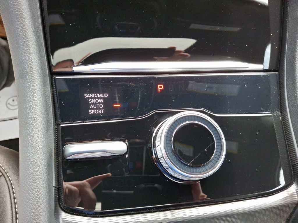 New 2025 Jeep Grand Cherokee Limited w/ Black Appearance Package image 18