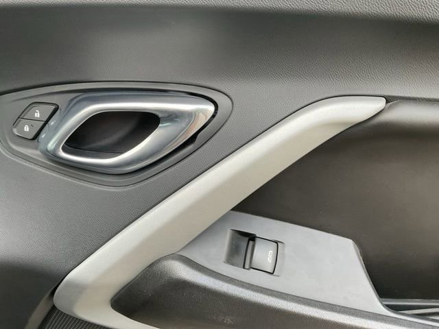 Used 2018 Chevrolet Camaro SS image 16