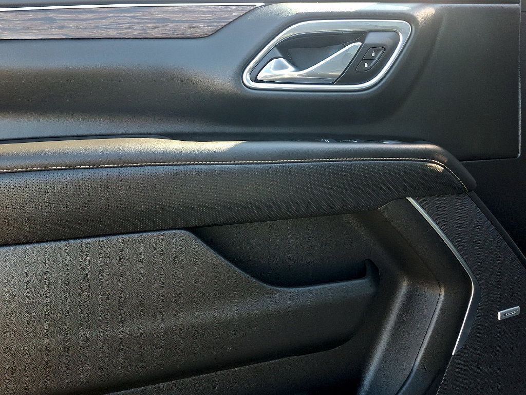 Used 2021 Chevrolet Tahoe Premier AWD/4WD image 14