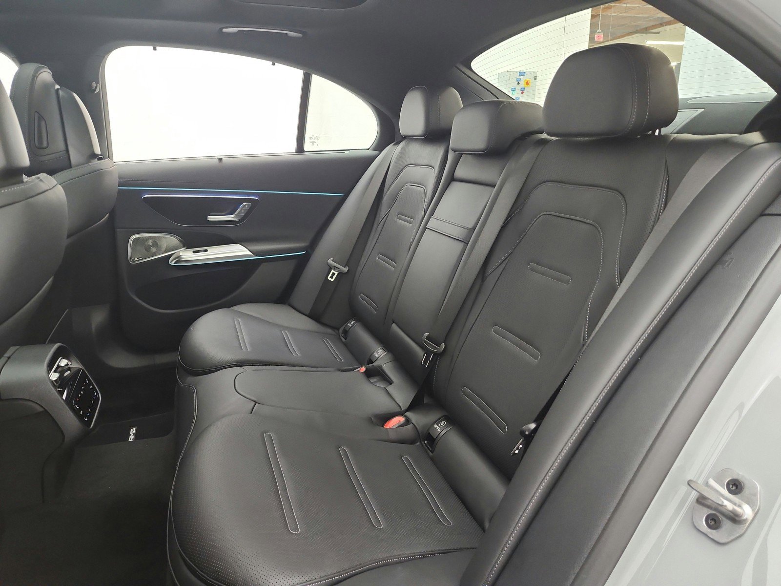 New 2026 Mercedes-Benz E 53 AMG e 4MATIC Sedan image 9