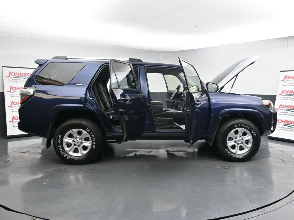 Used 2024 Toyota 4Runner SR5 AWD/4WD image 41