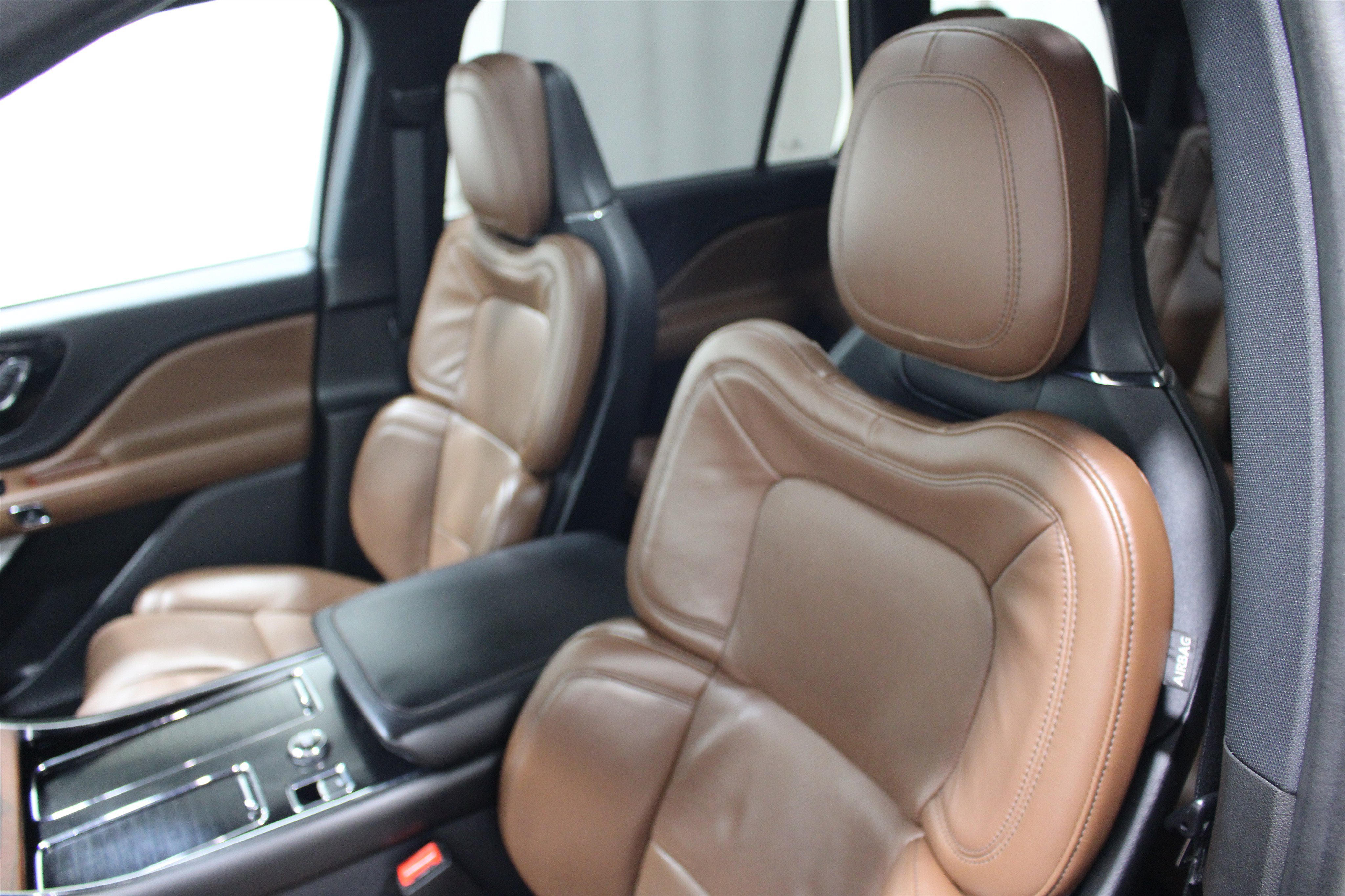 Certified 2023 Lincoln Aviator Grand Touring w/ Equipment Group 301A AWD/4WD image 4
