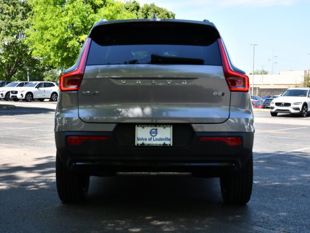 New 2026 Volvo XC40 B5 Plus w/ Protection Package Premier AWD/4WD image 6