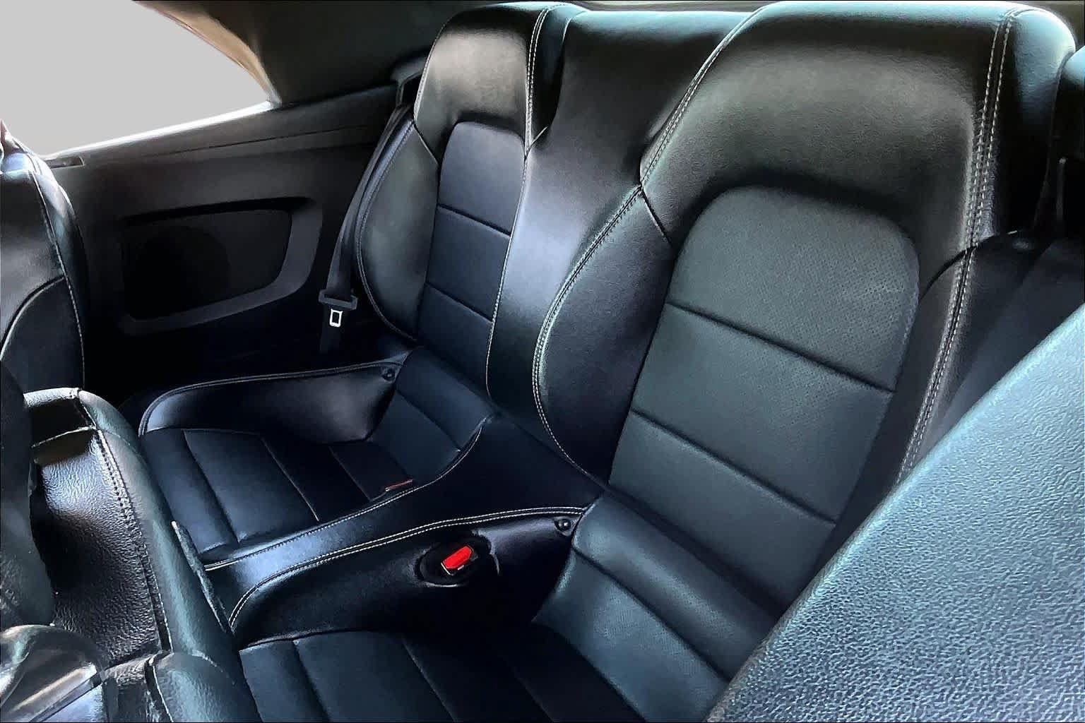 Used 2022 Ford Mustang Premium RWD image 19