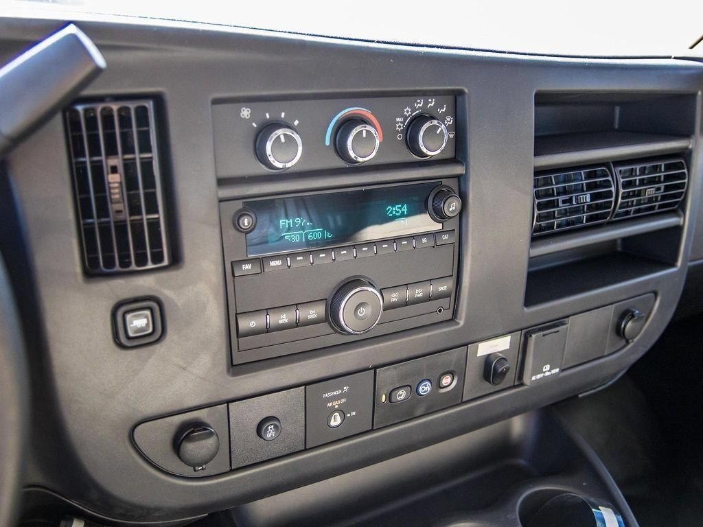 Used 2024 Chevrolet Express 3500 w/ Power Convenience Package RWD image 20