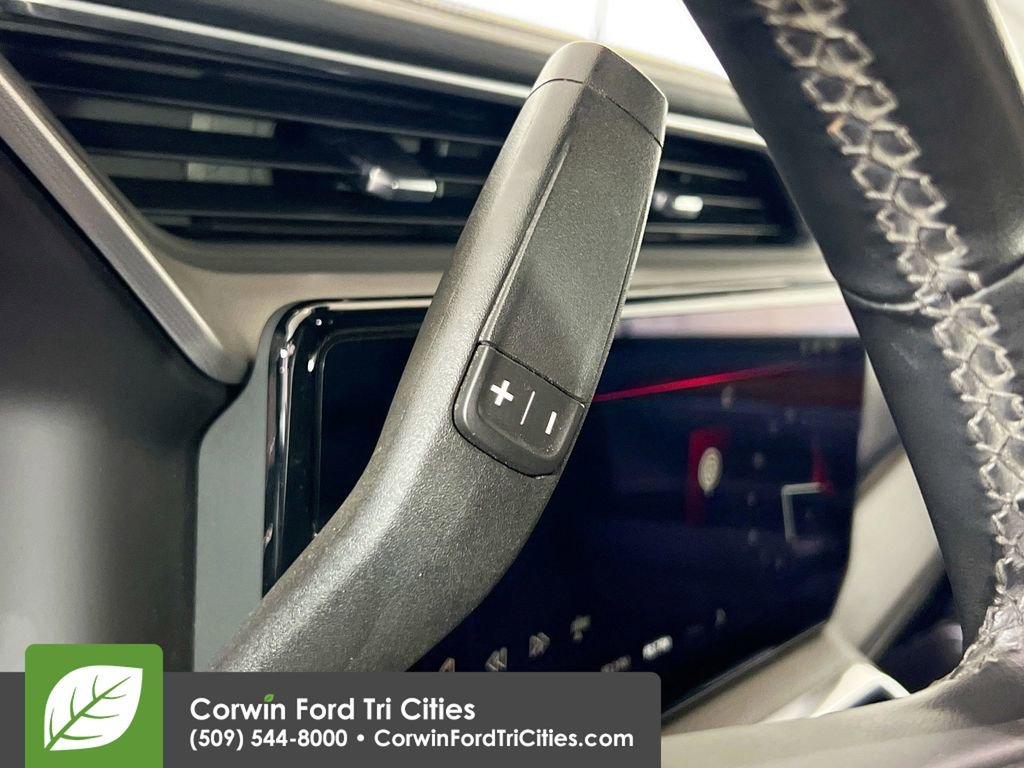 Used 2024 GMC Sierra 3500 Denali w/ Technology Package image 10