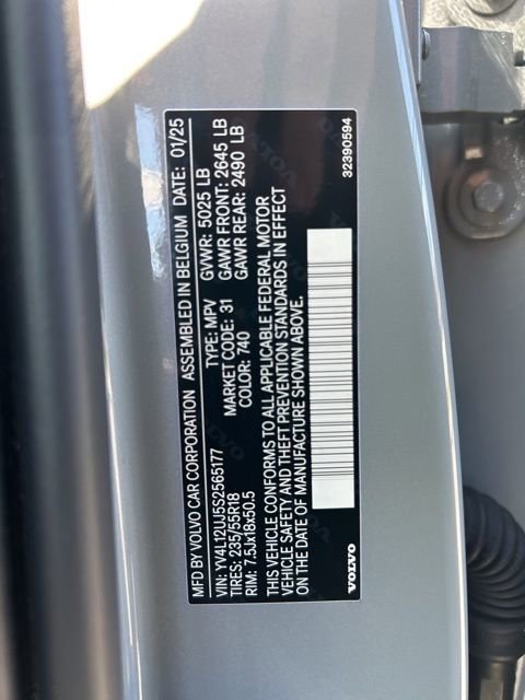 Used 2025 Volvo XC40 B5 Core AWD/4WD image 26
