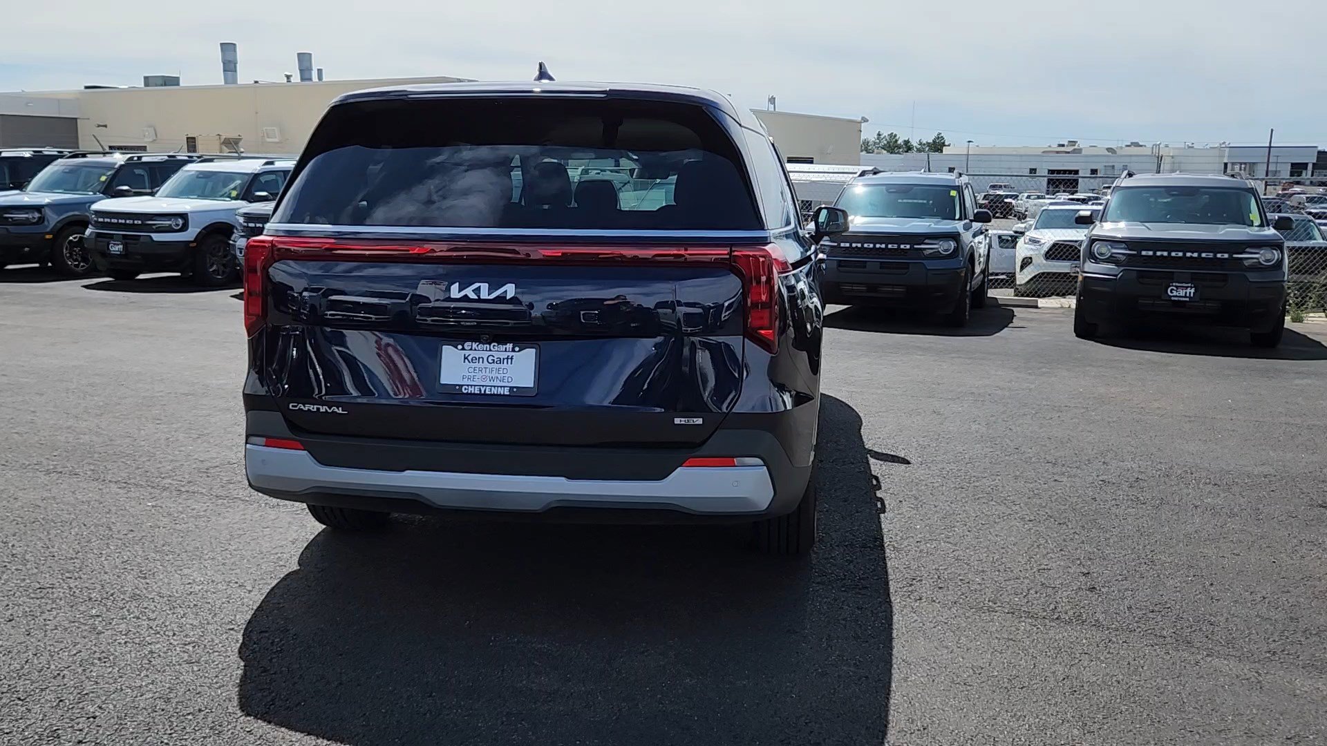 Used 2026 Kia Carnival LXS FWD image 3