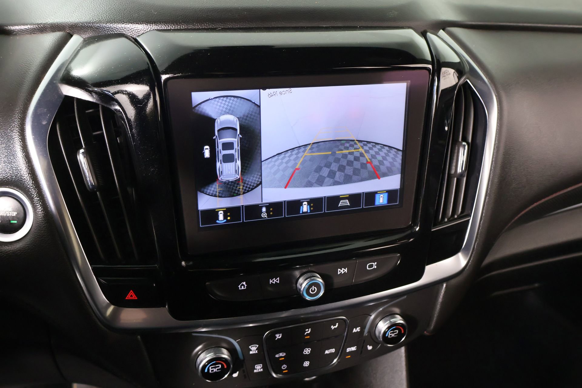 Used 2023 Chevrolet Traverse RS image 6