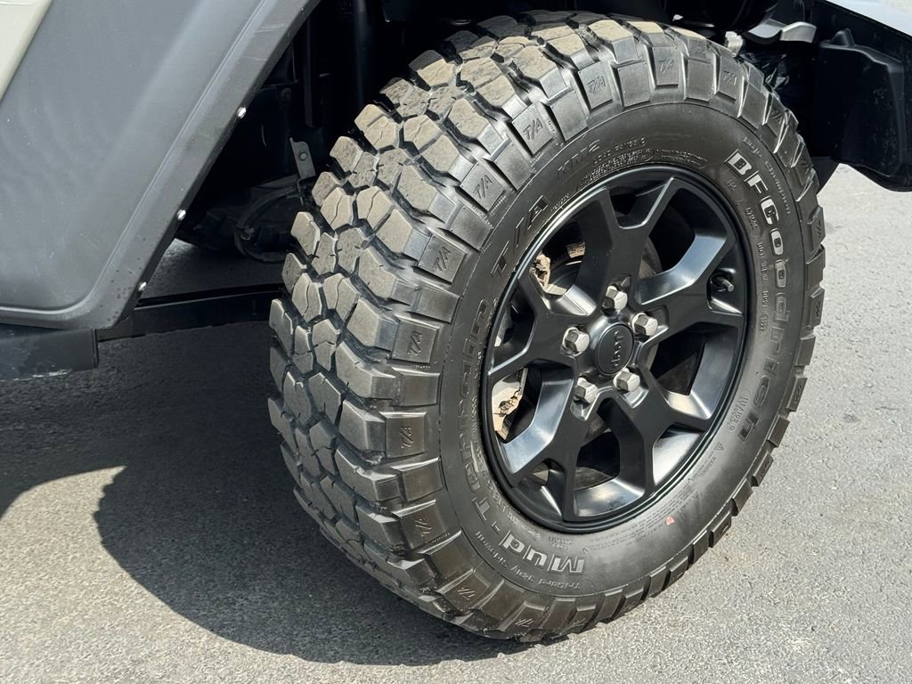 Used 2022 Jeep Wrangler Sport AWD/4WD image 9
