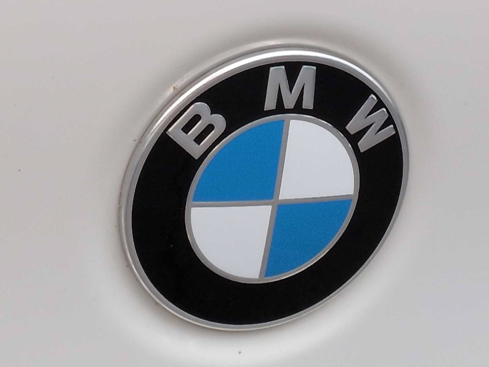 Used 2026 BMW 330i xDrive Sedan w/ Premium Package AWD/4WD image 12