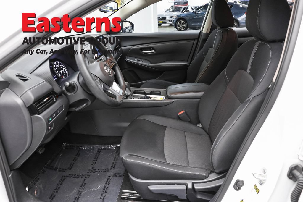 Used 2024 Nissan Sentra SV FWD image 16