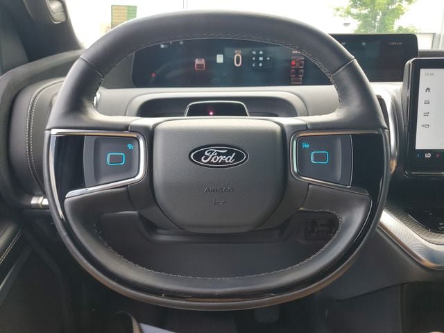 Used 2025 Ford Expedition Platinum w/ Stealth Appearance Package AWD/4WD image 26