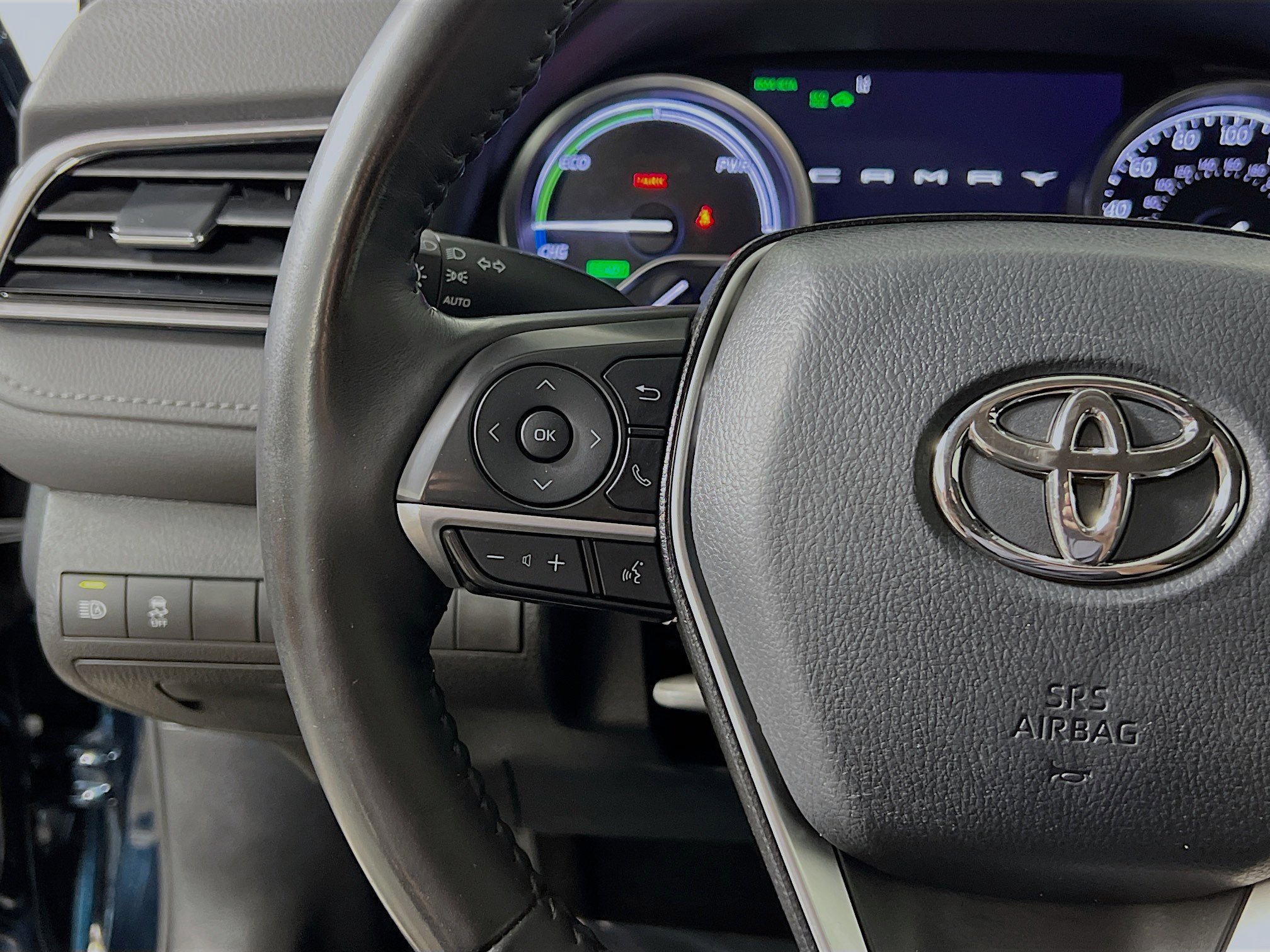 Used 2021 Toyota Camry XLE w/ Cold Weather Package image 19