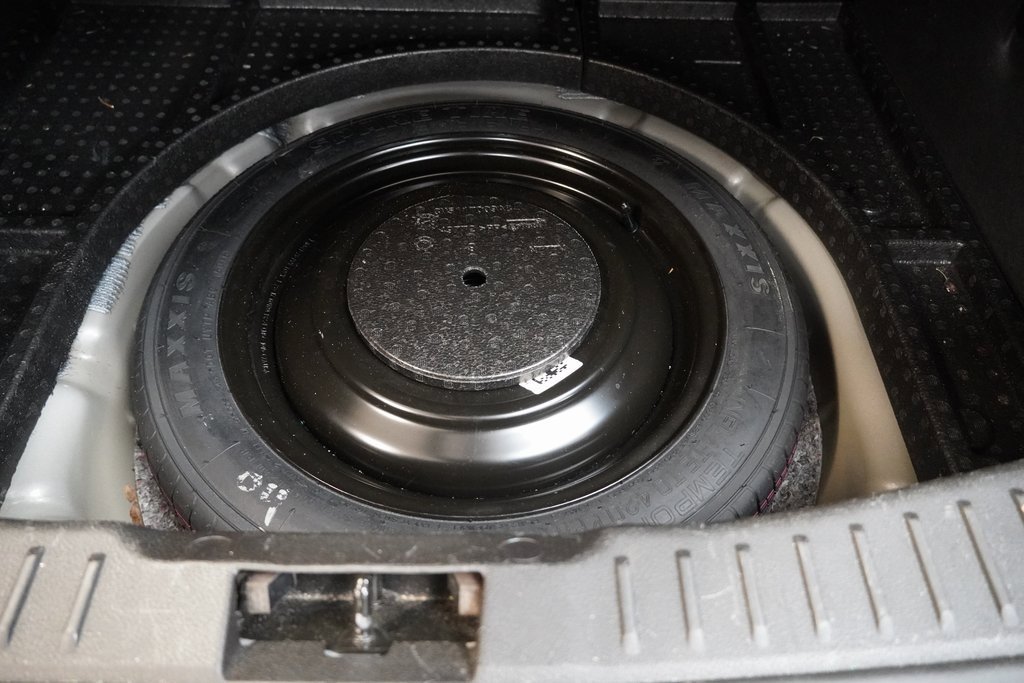 Used 2017 Ford Focus SE w/ SE Winter Package image 10