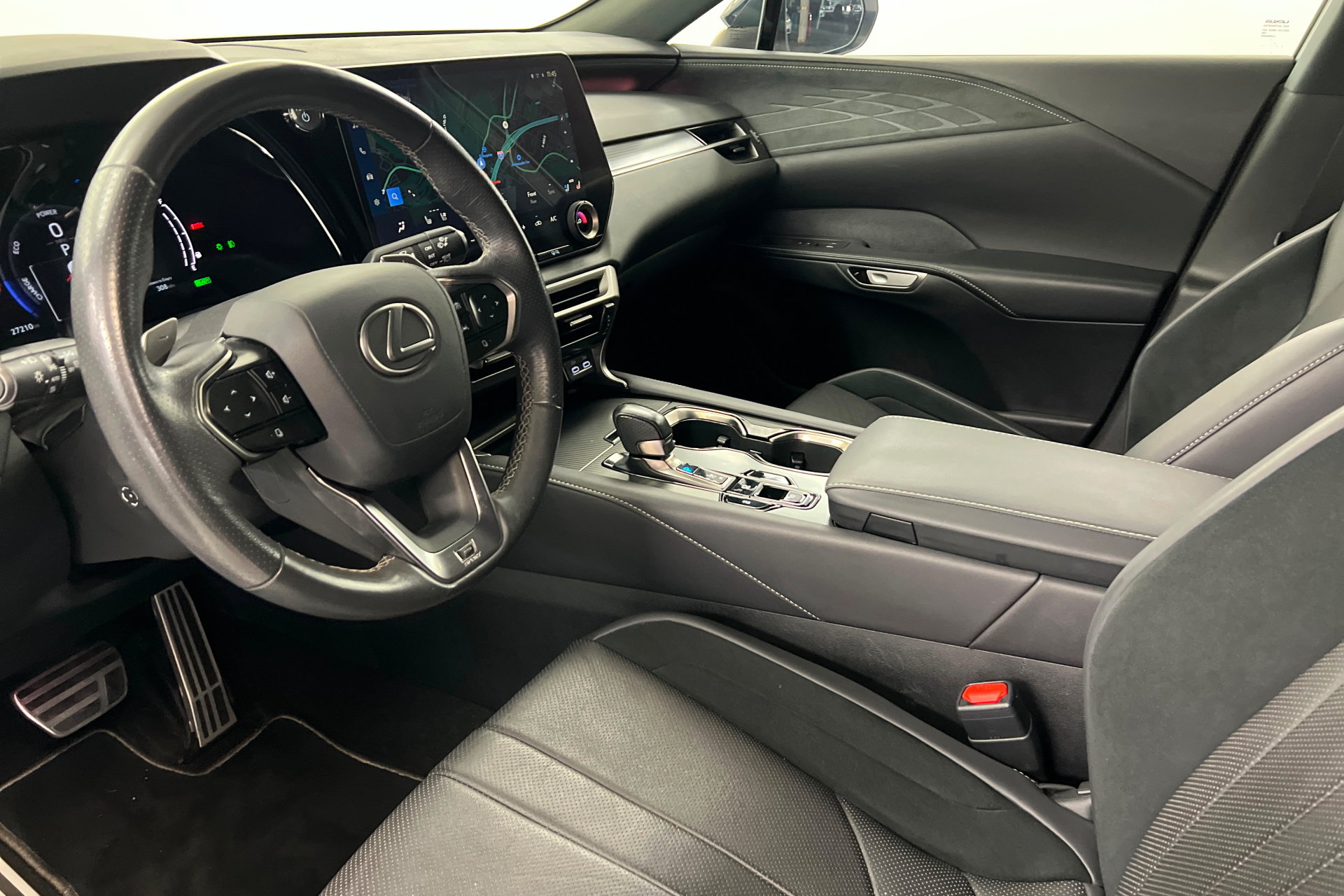Used 2024 Lexus RX 500h F Sport w/ Technology Package AWD/4WD image 17