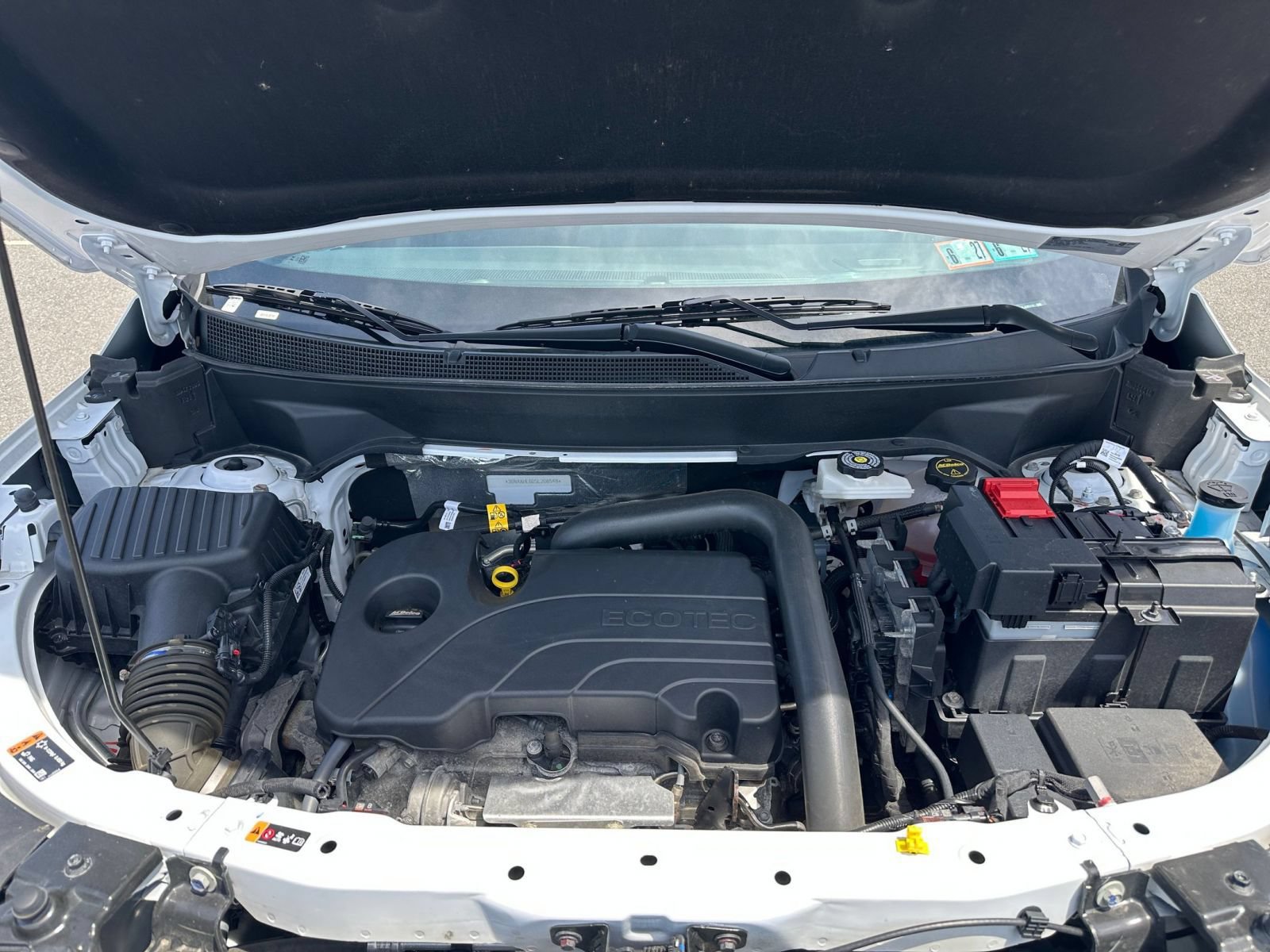 Used 2025 Chevrolet Equinox LT FWD image 32