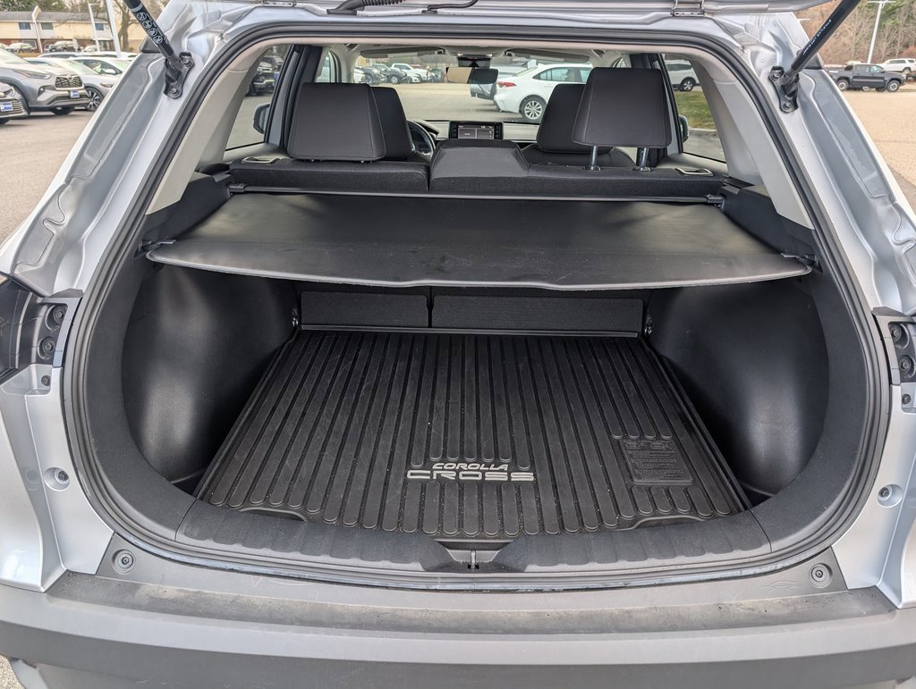 Used 2022 Toyota Corolla Cross LE image 13